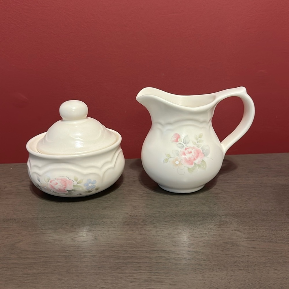 Pfaltzgraff tea rose sugar and creamer set